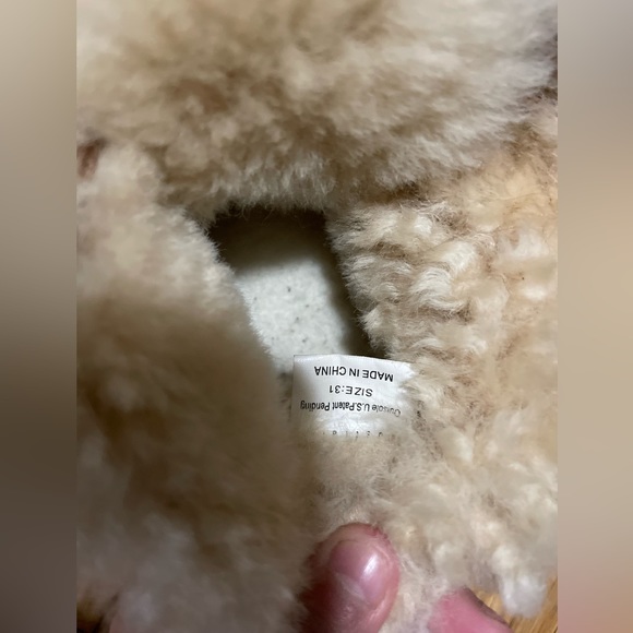 UGG Australia Kids Chestnut Boots - Picture 9 of 10